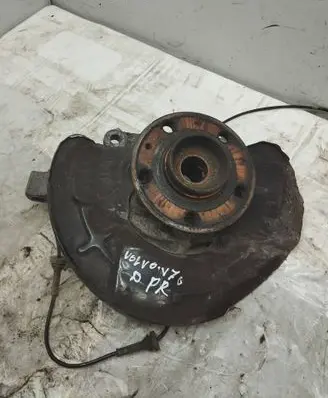 Volvo V70 Front wheel hub spindle knuckle