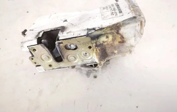 Seat Alhambra (Mk1) Front door lock 95vw218a42b 95vw-218a42-b