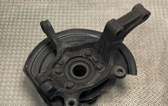 Nissan Qashqai Front wheel hub 40015JD040