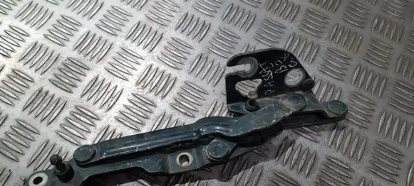 Audi A4 S4 B5 8D Tailgate/trunk/boot hinge 8d5827301c