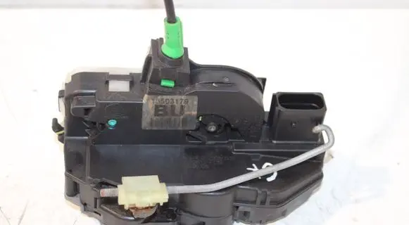 Opel Insignia A Rear door lock 13503179