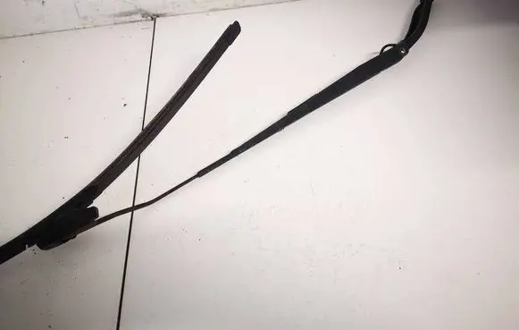 Front wiper blade arm