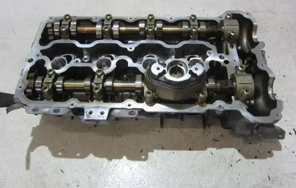 BMW 6 F12 F13 Engine head 7573940