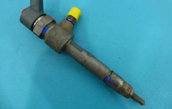 Fiat Punto (188) Fuel injector 0445110019 IMPRK830387