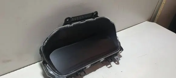 Volvo XC40 Speedometer (instrument cluster) P32320737 T0475004 094350U