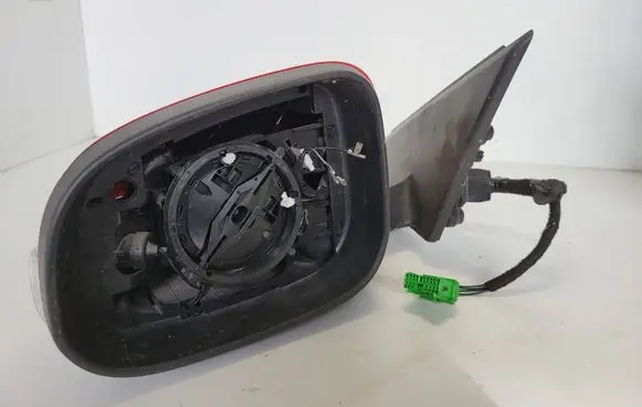 Volvo V40 Front door electric wing mirror 3304993