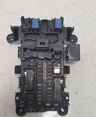 Suzuki Grand Vitara II Fuse module 09438F30 76K2