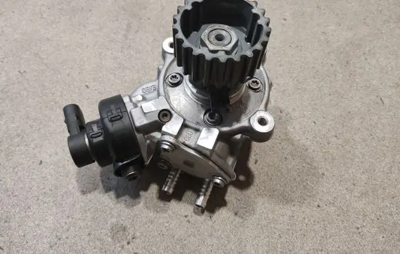 Audi Q5 SQ5 Fuel injection high pressure pump 05L130755