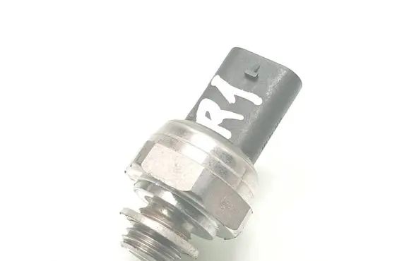Volkswagen Golf VII Oil pressure sensor 05E906277A
