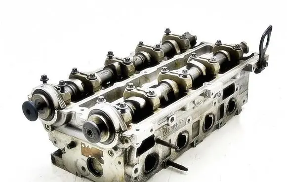 Ford Escort Engine head 958M6090A