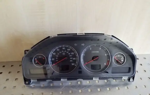 Volvo XC90 Speedometer (instrument cluster) 30682286