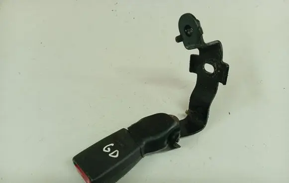 Toyota Avensis T250 Rear seatbelt buckle