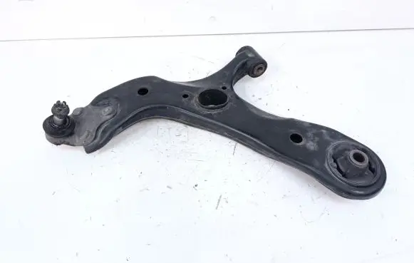Toyota Prius+ (ZVW40) Front lower control arm/wishbone
