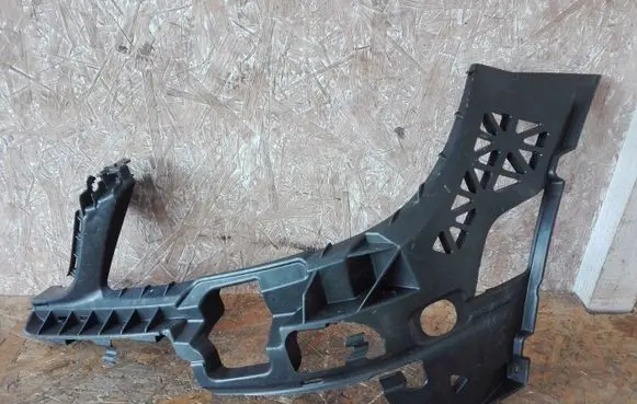 Mercedes-Benz C W204 Front bumper mounting bracket A2048850765