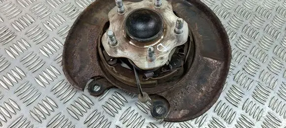 Nissan Juke I F15 Rear wheel hub 