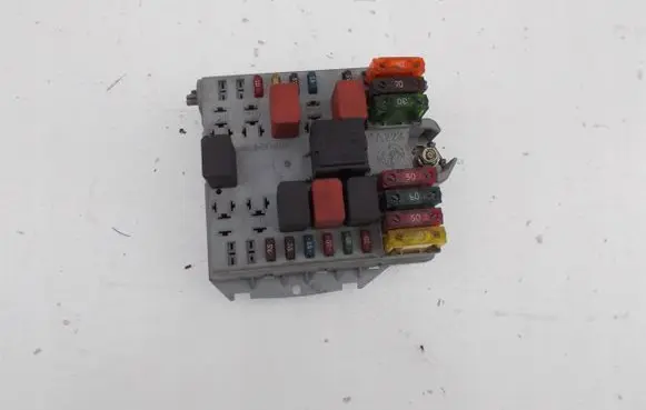 Fiat Punto (188) Fuse module 46763648