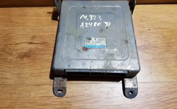 Mazda 323 Engine control unit/module e2t81671m z50918881b