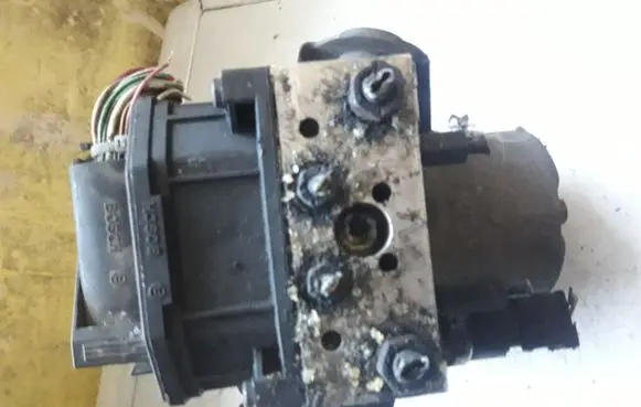 Toyota Avensis T250 ABS Pump 0265225328