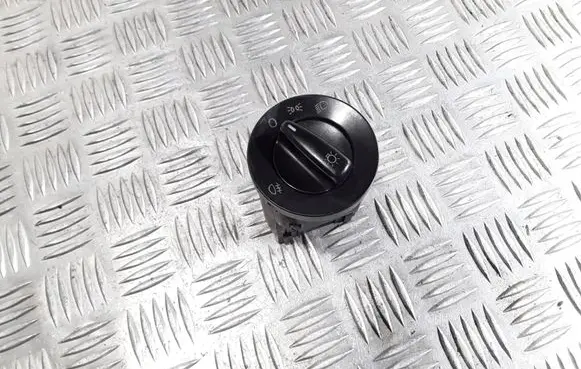 Volkswagen Golf IV Light switch 1C0941531