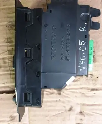 Volvo V70 Electric window control switch 30732817