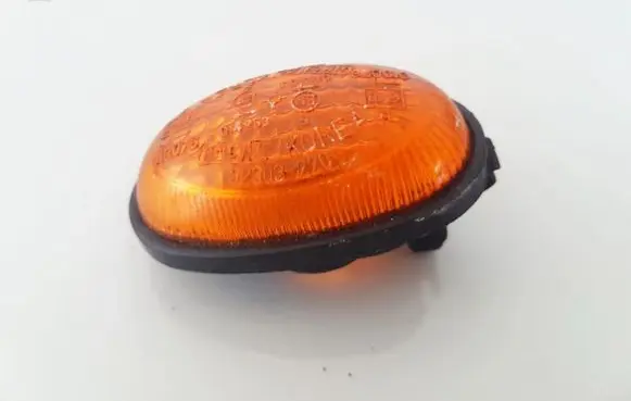 Front fender indicator light