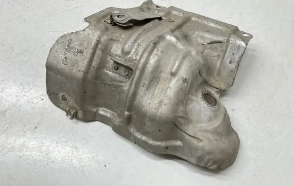 Exhaust heat shield