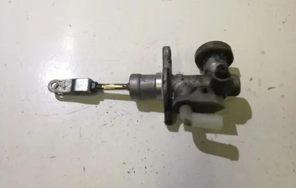 Nissan Almera N16 Clutch master cylinder