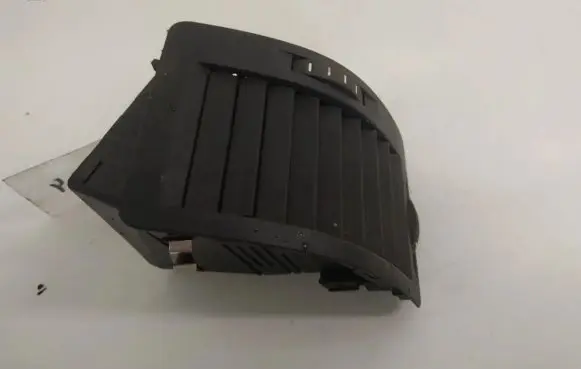 Skoda Octavia Mk2 (1Z) Dash center air vent grill 4905