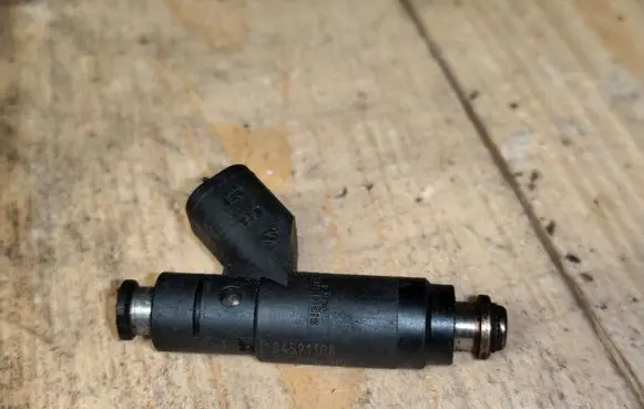 Chrysler 300M Fuel injector 04591308