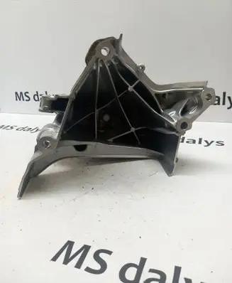 Engine mount bracket