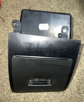 Glove box