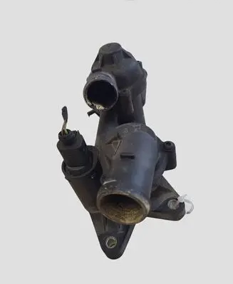 Volkswagen PASSAT B6 Thermostat/thermostat housing 03C121118D 03C121121D