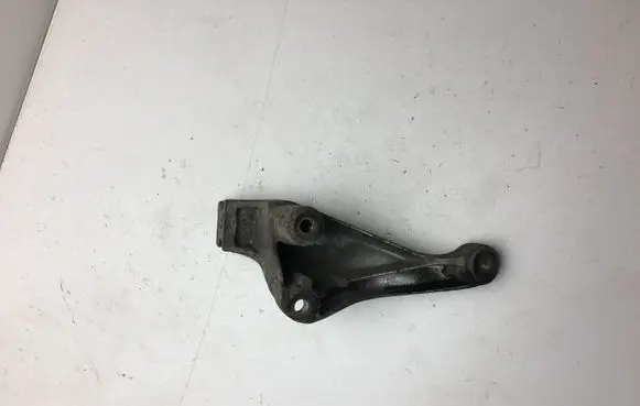 Audi A4 S4 B7 8E 8H Engine mounting bracket 8E0199307S 8E0199307