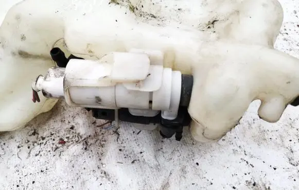 Mercedes-Benz CLS C219 Windscreen/windshield washer pump