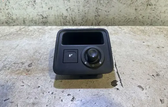 Dacia Duster II Wing mirror switch 681631375R