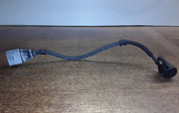 Volkswagen Golf IV Crankshaft position sensor 9805940