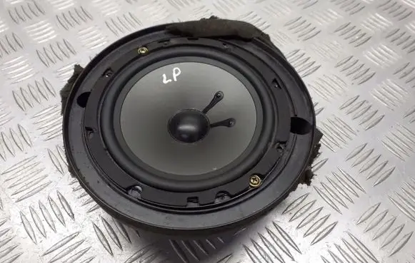 Volkswagen PASSAT B4 Subwoofer speaker 3A0035241