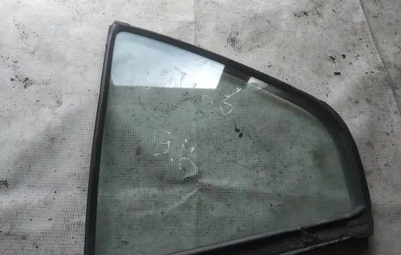 Mitsubishi Galant Rear vent window glass as2