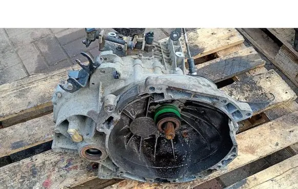 Ford Mondeo Mk III Automatic gearbox 4S7R7002DA