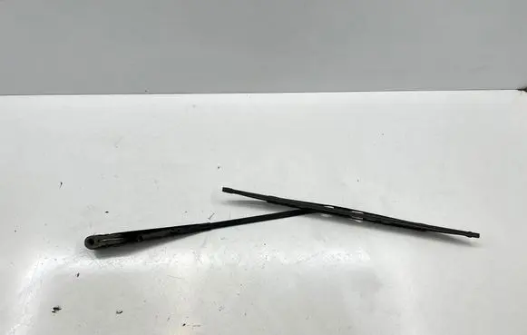 Mercedes-Benz G W460 Front wiper blade arm