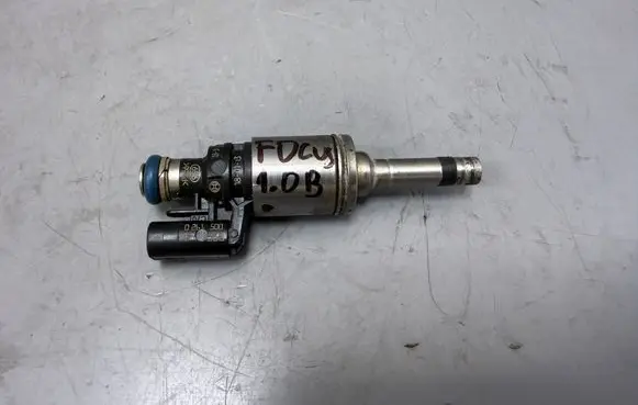 Ford Focus Fuel injector DM5G9F593AC
