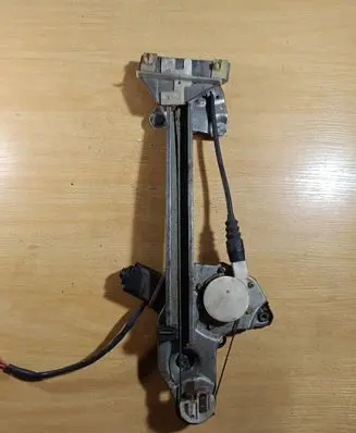 Mazda Xedos 6 Sliding door window regulator with motor 61364