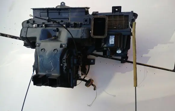 Toyota Avensis T220 Interior heater climate box assembly 8701005730