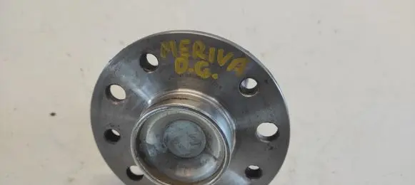 Opel Meriva A Rear wheel hub 9400052 0719
