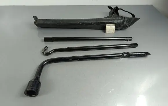 Dodge Durango Wheel nut wrench 