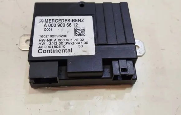 Mercedes-Benz C W205 Fuel pump relay A0009006612