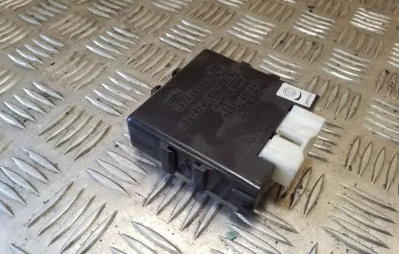 Toyota Avensis Verso Parking PDC control unit/module 1881002260