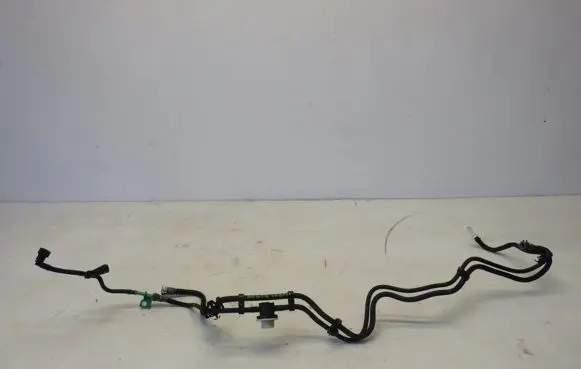 Peugeot 308 Fuel line pipe