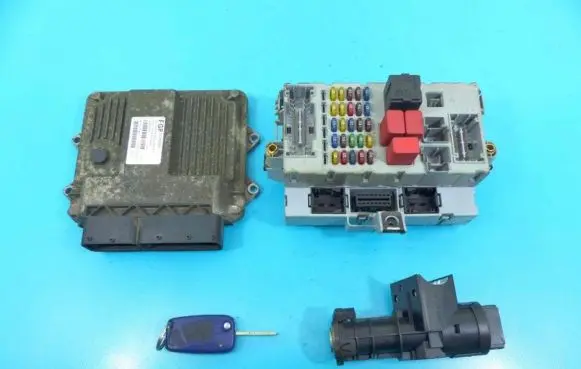 Fiat Idea Engine control unit/module ECU 51768656 IMPRK1181025