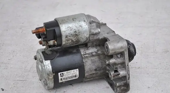 Peugeot RCZ Starter motor V755001780